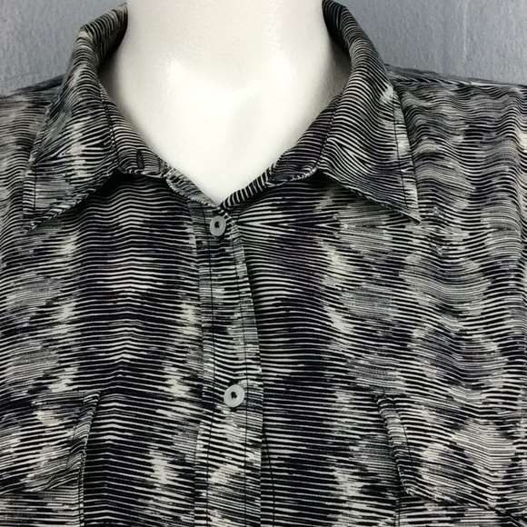 Olive & Oak Woman PolyBlack Stripe Blouse Sz 3X - Picture 2 of 8